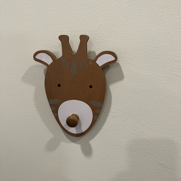 Elephant and giraffe hangers - perfect for nursery! - Picture 3 of 3